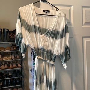 Lulu’s Maxi wrap tie dye dress size small